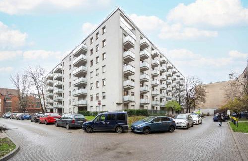 Srodmiescie Apartment | Nowoczesny Apartament Blisko Rzeki we Wrocławiu z Biurkiem i Parkingiem by Noclegi Renters