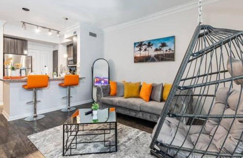 South Central Houston Apartment | NRG Stadium, the Medical Center Bright and Cozy Unit