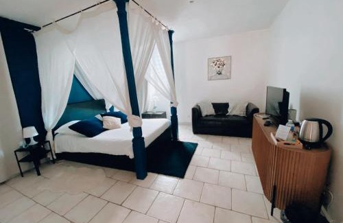 Le Blanc House | Nuit En Brenne