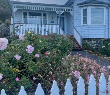 Stanley Bed & Breakfast | Number 10 -King bed with breakfast