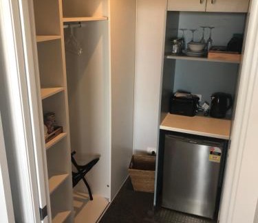 Stanley Bed & Breakfast | Number 10 -King bed with breakfast