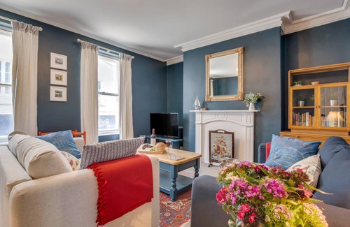 Whitby Cottage | Number Seventeen