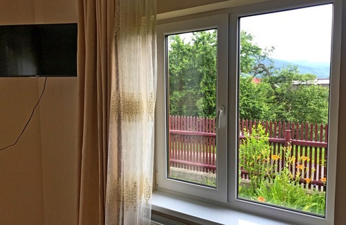 Palyanytsya Cottage | NV New View always welcomes guests
