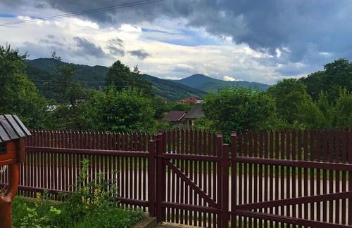 Palyanytsya Cottage | NV New View always welcomes guests