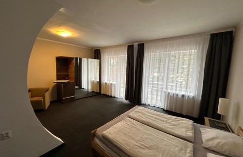 Przesieka Bed & Breakfast | Ośrodek Wypoczynkowy Nad Wodospadem