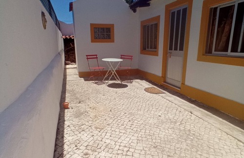 Sao Simao House | O Mundo da Lua - Galinheiro