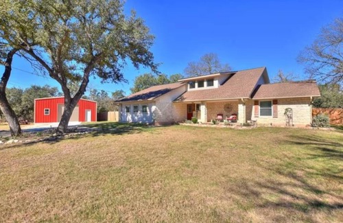 Georgetown House | O.W.L. House - Charming 4-bedroom house with AC and WiFi in lovely Georgetown