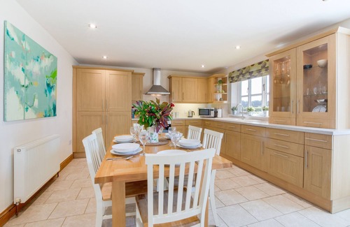 Foxley House | Oak Lodge - Three Bedroom House, Sleeps 6