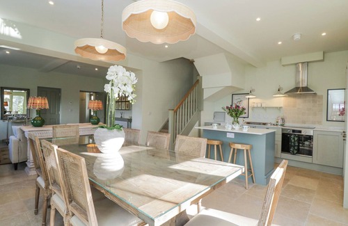 Elcot Cottage | OAK, pet friendly, with pool in Kintbury
