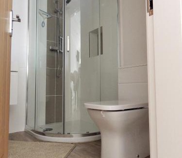 Swadlincote Apartment | Oak Tree Annex Keppel Gate B & B