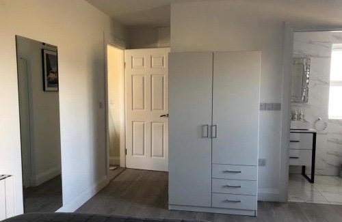 Westport Ski Chalet | Oak Tree Lodge