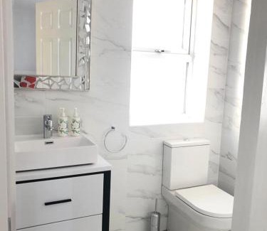 Westport Ski Chalet | Oak Tree Lodge