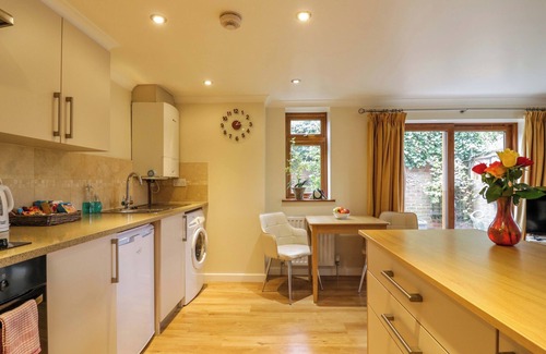 Layer Marney Cottage | OAKLEAVES, romantic, country holiday cottage in West Mersea