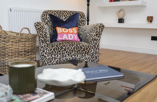 Henryd House | Oakwood Stables