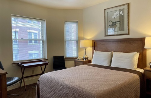 Fenway–Kenmore House | Oasis Guest House