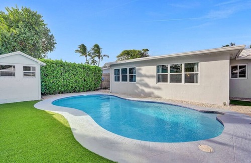 Deerfield Beach House | Oasis in The Cove - 1 Mile to Beach - Heated Pool