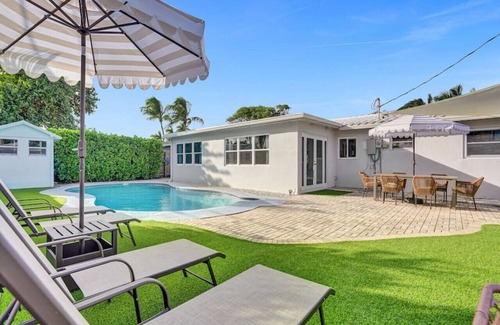 Deerfield Beach House | Oasis in The Cove - 1 Mile to Beach - Heated Pool