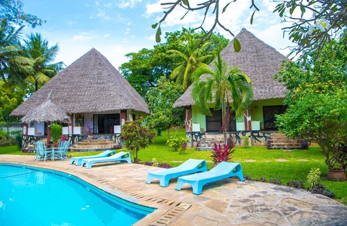 Diani Beach Villa | Oasis Villas- Diani Beach -5 mins walk to the Beach!