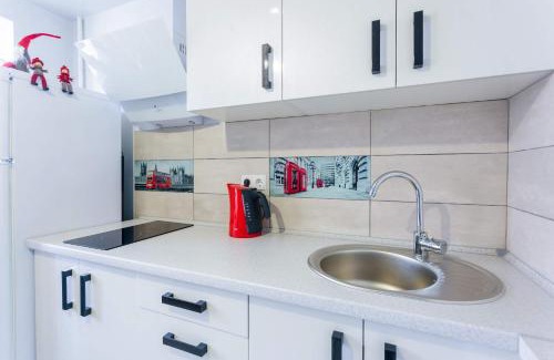 Obolon' Apartment | Obolon metro station