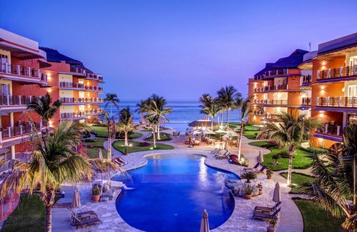San Pedro Mixtepec Condo | Ocean Front 3 Bedroom Penthouse with Resort Amenities Overlooking the Pacific!