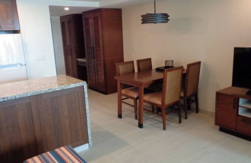 Pelican Key Apartment | Ocean Front Studio Week 3 & 4 Annually