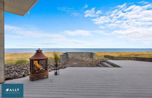 Njardvik Apartment | Ocean House