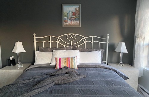 Otter Point House | Ocean Oasis Stunning Views/Private Suite/Cozy Fireplace & so much more!