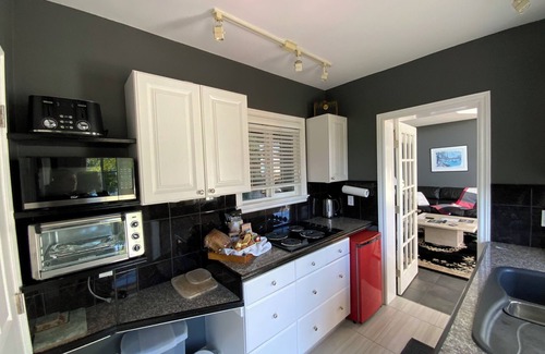 Otter Point House | Ocean Oasis Stunning Views/Private Suite/Cozy Fireplace & so much more!