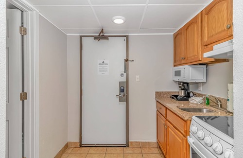 Myrtle Beach Condo | Ocean Reef Resort - Direct Oceanfront Studio - Nicely Updated! Perfect for 2-4 guests! Unit 303