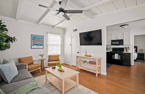 La Jolla House | Ocean Retreat 1BR Walk to Windansea Beach