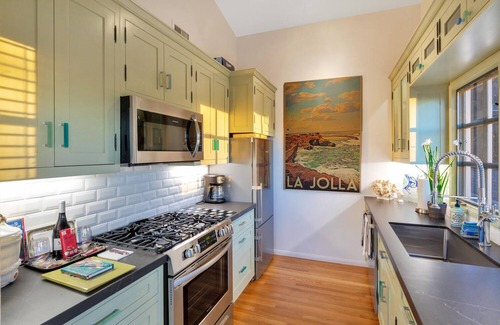 Village of La Jolla Cottage | Ocean View 1-bedroom treehouse 8 min from La Jolla cove