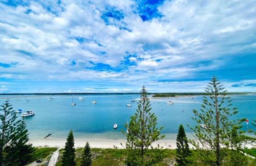 Biggera Waters Apartment | Ocean View 2BR Apartment and SPA