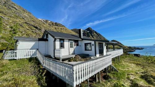 Ballstad Ski Chalet | Ocean View Panorama