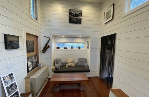 Bolinas Bed & Breakfast | Ocean View, Self/ck in Gallery Guesthouse gallery w/t deck & private parking