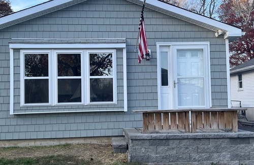 Niantic House | Ocean View Steps to water