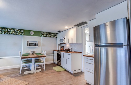 Boardwalk Apartment | OCEAN VIEW studio apt BEST LOCATION