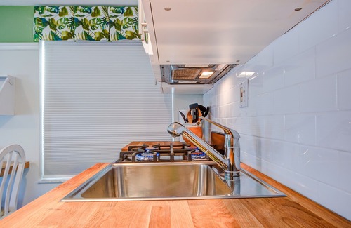 Boardwalk Apartment | OCEAN VIEW studio apt BEST LOCATION