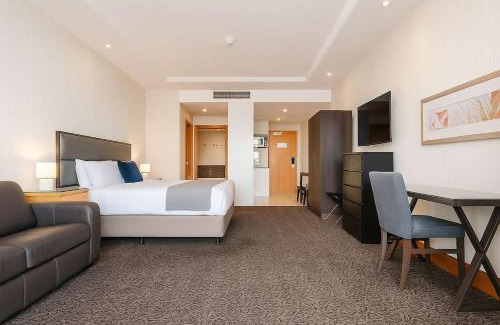 Surfers Paradise Hotel | Ocean View Studio Apartment Surfers Paradise - Free Parking