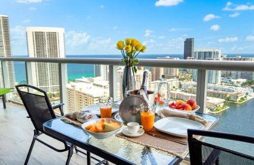 Hallandale Beach Apartment | Ocean Views - Pool & Gym - Pet Friendly - Close to Beach