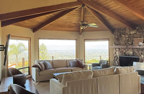 Mount Helix House | OCEAN VIEWS w/Pool and Hot Tub in Spacious 5-Bedroom Home