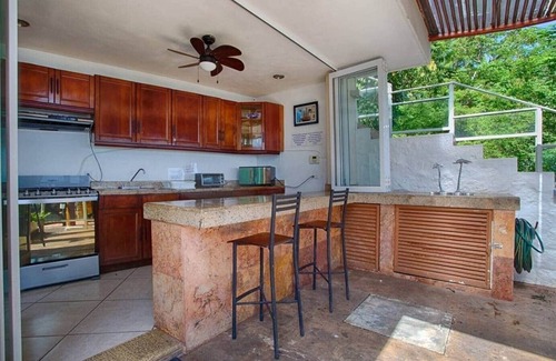 Boca de Tomatlan House | Oceanfront 5BR Up to 16 pax