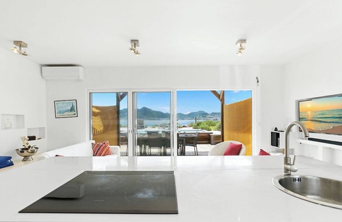 Beacon Hill Villa | Oceanfront amazing 2 BR Villa - 2 min from the beach