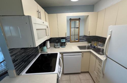 Northeast Virginia Beach House | Oceanfront condo, ocean view and indoor pool