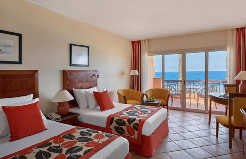 El Quseir Hotel | Oceanfront Indulgence | 3 Sea-view Rooms + Spa, Snorkeling & 5 Pools
