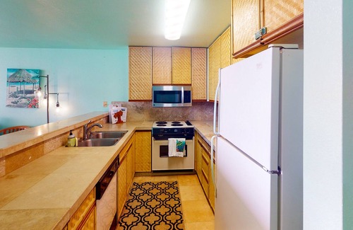 Wailua House Lots Condo | Oceanfront home w/views of Wailua Bay, WiFi, shared pool, balcony, private W/D