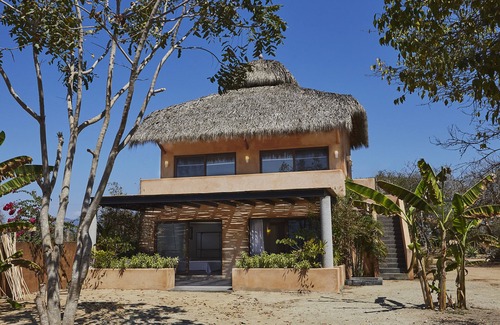 Saladita House | Oceanfront Large Beach Estate Pool. Surfers Paradise. Sleeps 16+ Saladita 1 mile