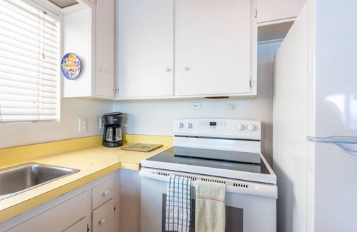 Beach Barber Tract House | Oceanfront Property in La Jolla