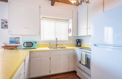 Beach Barber Tract House | Oceanfront Property in La Jolla