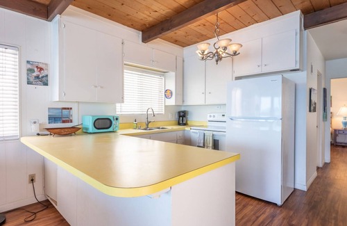 Beach Barber Tract House | Oceanfront Property in La Jolla