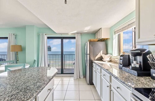 Daytona Beach Shores Apartment | Oceanfront Penthouse Pool Hot Tub Beach Access